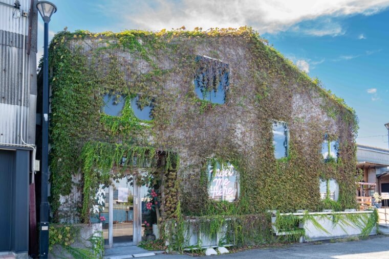 万代倉庫Aの外観写真